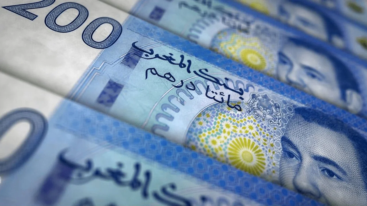 الدرهم المغربي يسجل ارتفاعاً ملحوظاً أمام الدولار يتجاوز 10%